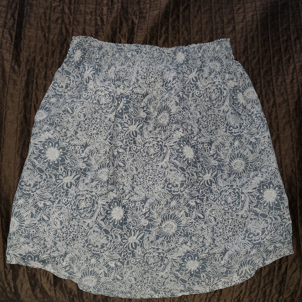 Ightweight floral skirt blue gray